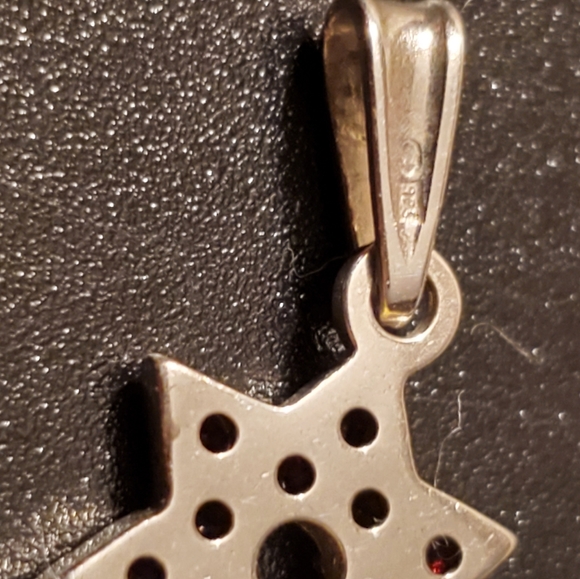 ***SOLD*** Star of David Silver and Garnet Pendant - Picture 6 of 6
